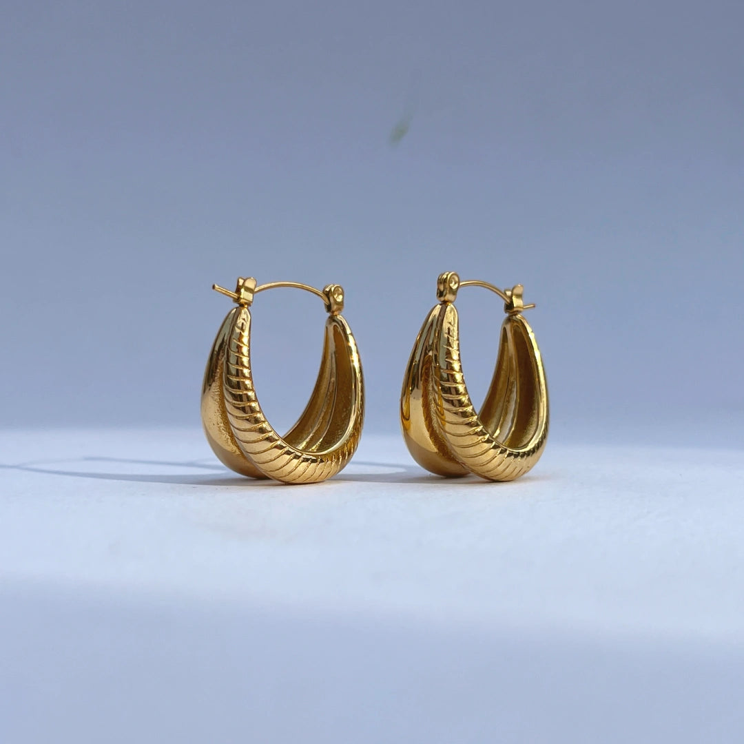 Lara Hoops