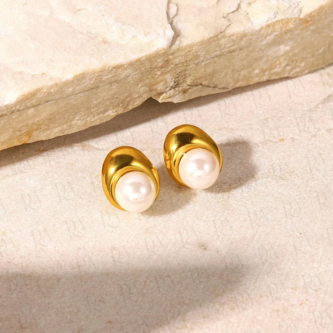 Mira Pearl Stud Earrings