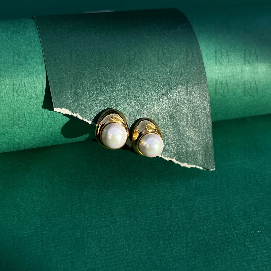 Mira Pearl Stud Earrings
