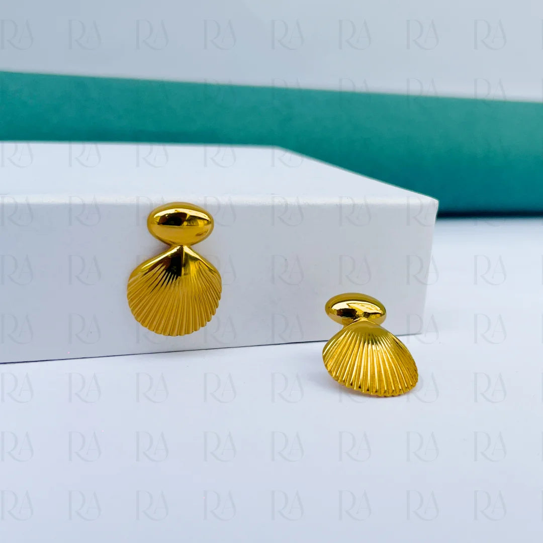 Ola Shell Studs
