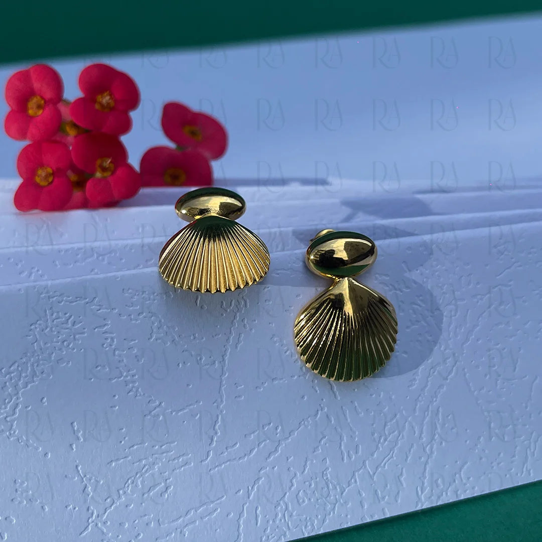 Ola Shell Studs