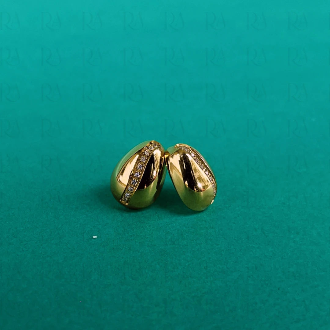 Omi Dainty Bead Studs