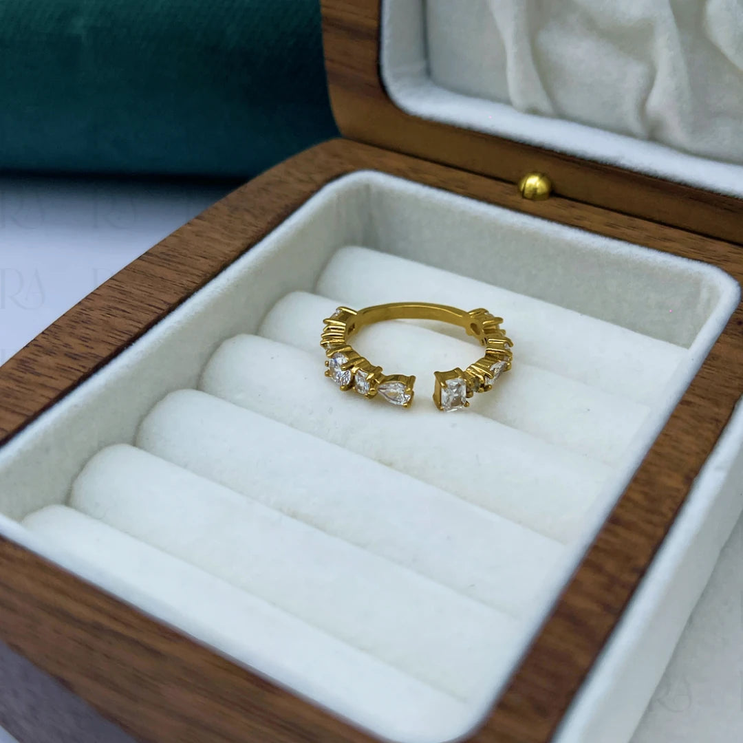 Omi Crystal Band