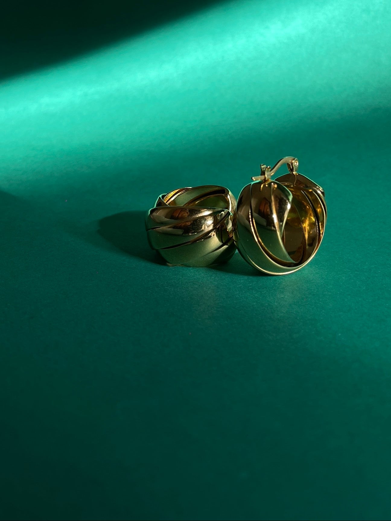 Gold twist hoop earrings, ITURA Earrings collection