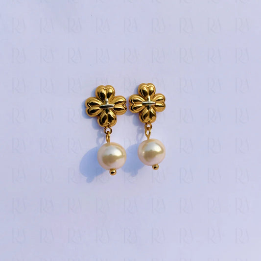 Ire Clover Pearl Earrings