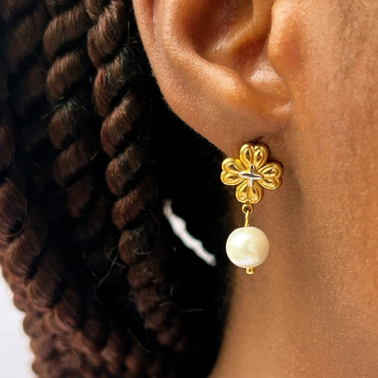 Ire Clover Pearl Earrings