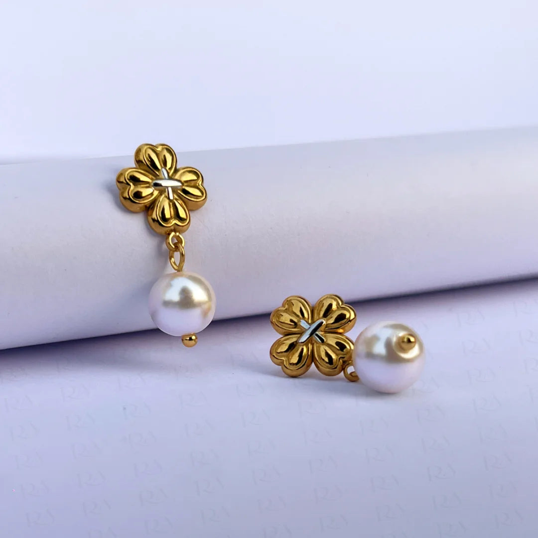Ire Clover Pearl Earrings