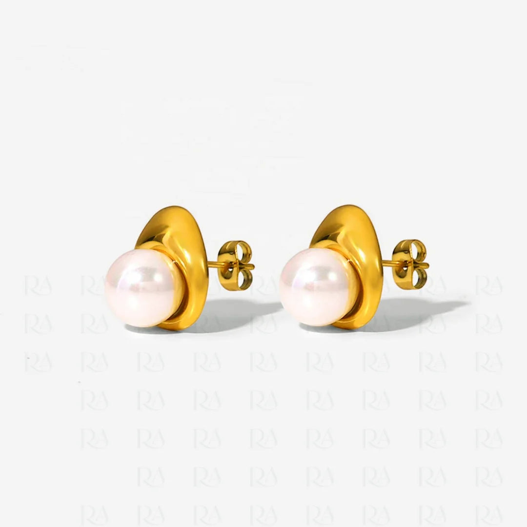 Mira Pearl Stud Earrings