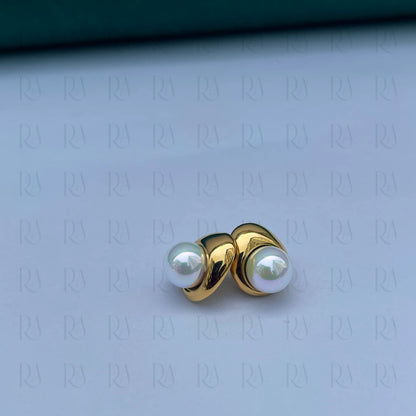 Mira Pearl Stud Earrings