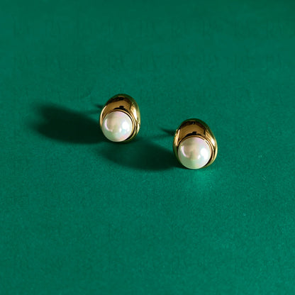 Mira Pearl Stud Earrings