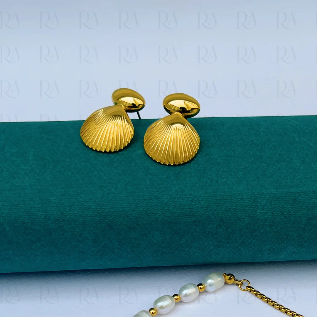 Ola Shell Studs