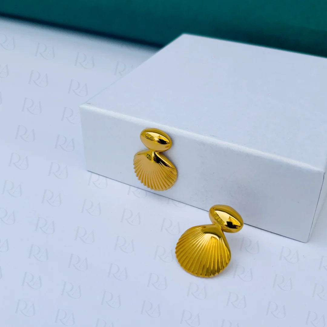 Ola Shell Studs