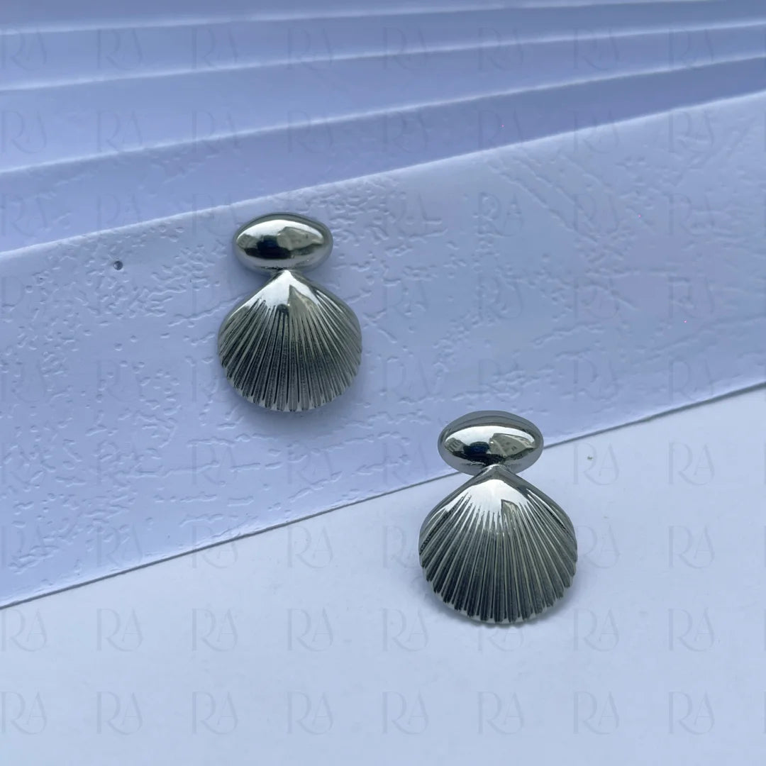 Ola Shell Studs
