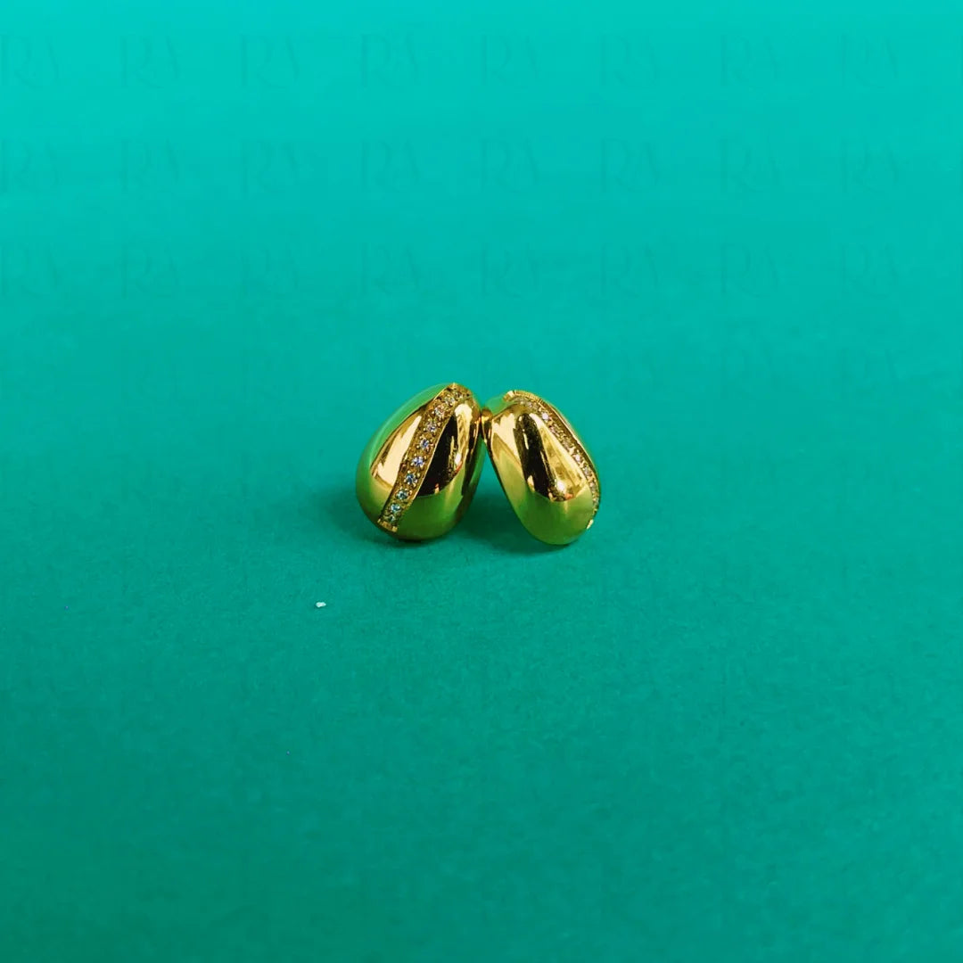 Omi Dainty Bead Studs