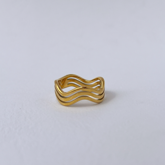 Omi Wavy Rings