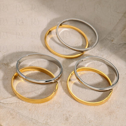 Sade Oval Bangle