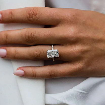 The Classic Emerald Ring